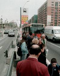 En la Gran Va, enfrente del edificio de la Campana, ao 1997