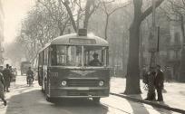 Autobus de la lnea B en las Ramblas, ao 1957