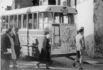 Autobus de la Catalana, con pancarta reinvendicativa