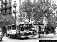 Autobus de la catalana circulando por una rotonda del P Triunfo